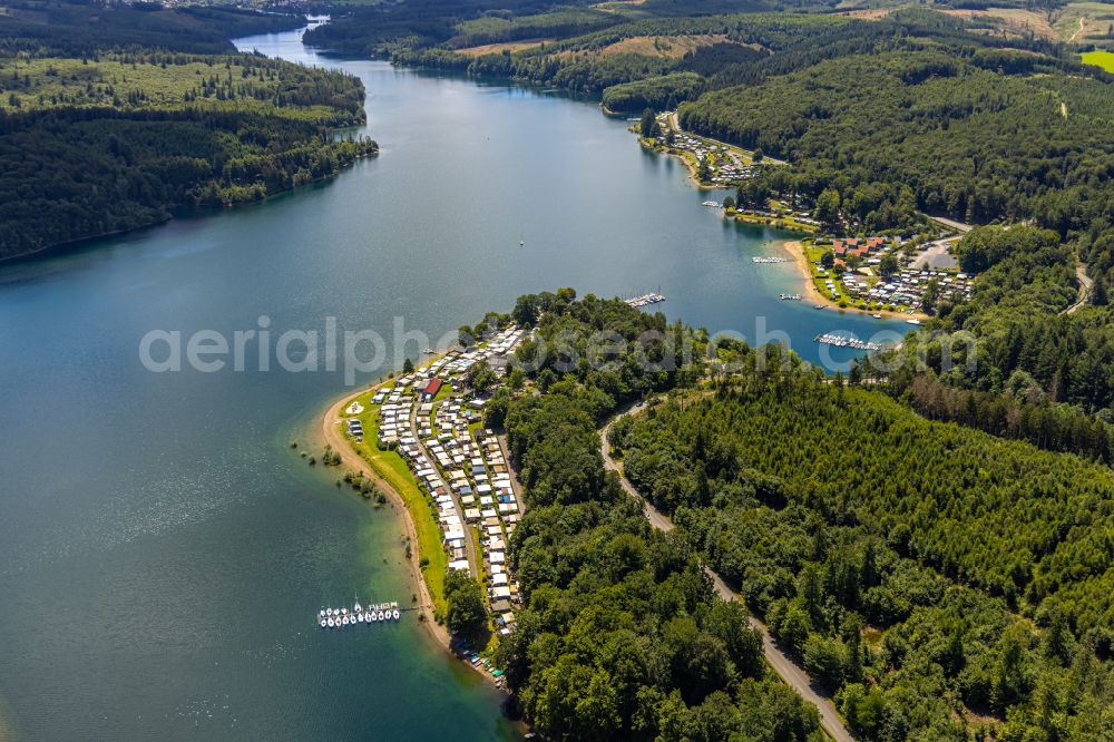 Aerial image Sundern (Sauerland) - campsite Nordic Ferienpark with caravans and tents on the lake shore of Sorpesee in Sundern (Sauerland) at Sauerland in the state North Rhine-Westphalia, Germany