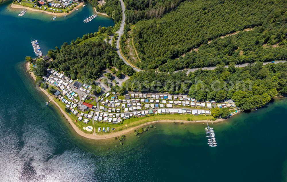 Aerial image Sundern (Sauerland) - campsite Nordic Ferienpark with caravans and tents on the lake shore of Sorpesee in Sundern (Sauerland) at Sauerland in the state North Rhine-Westphalia, Germany