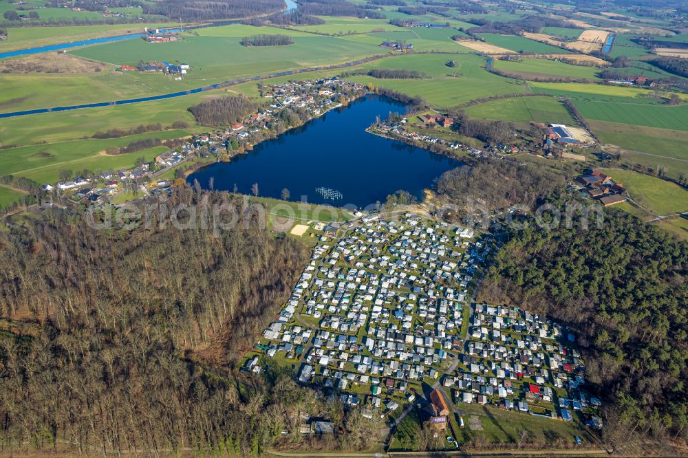 Ternsche from above - Campsite with caravans and tents Seepark Ternsche on the shore of Lake Ternscher See on the street Strandweg in Ternsche in the state North Rhine-Westphalia, Germany