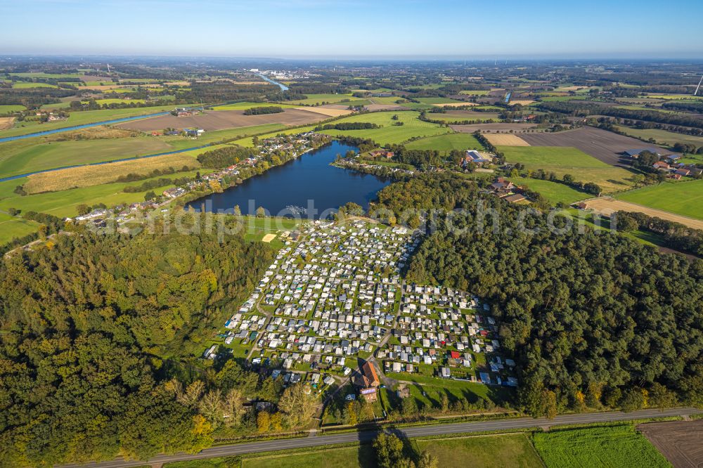 Ternsche from above - Campsite with caravans and tents Seepark Ternsche on the shore of Lake Ternscher See on the street Strandweg in Ternsche in the state North Rhine-Westphalia, Germany