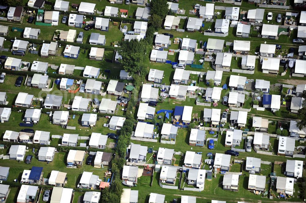 Neustadt in Holstein from above - Blick auf den Campingplatz Südstrand und den Campingplatz Seeblick an der Pelzerhakener Strasse im Stadtteil Dörpstede in Neustadt an der Ostsee. View of the camp in the district Dörpstede in Neustadt on the Baltic Sea.