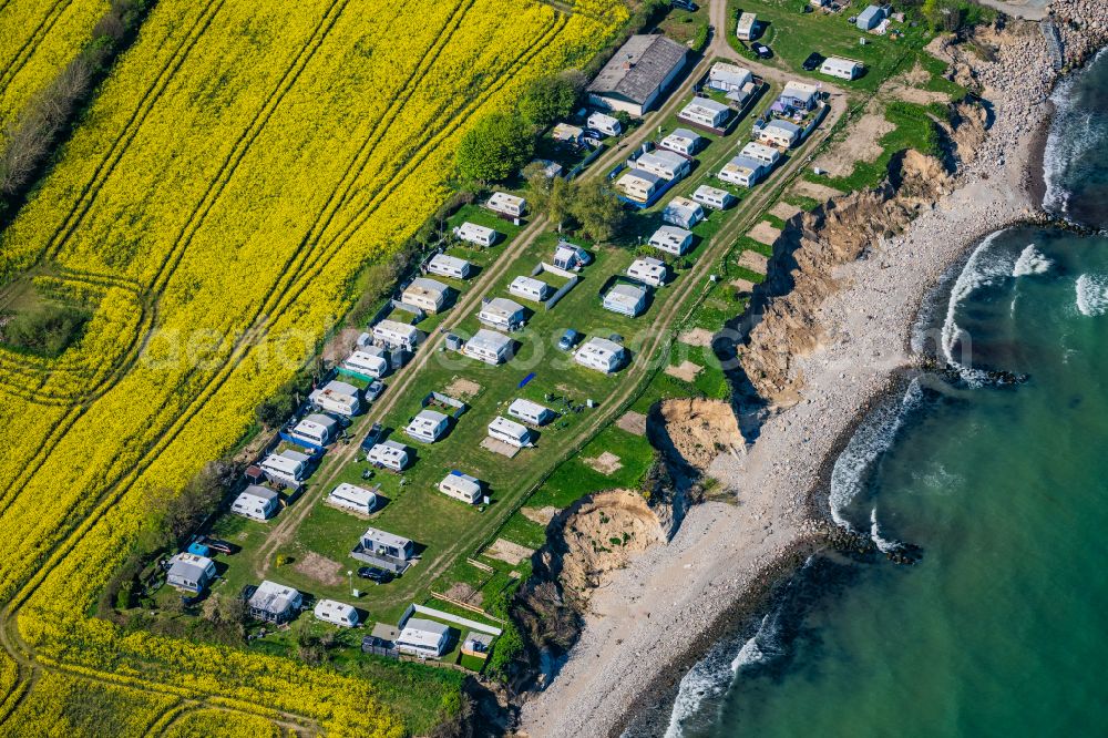 Aerial photograph Waabs - Campsite with caravan after the Baltic Sea storm surge in 2023, slipping off the cliffs in Waabs in the state Schleswig-Holstein, Germany