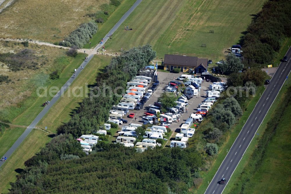 Wustrow from above - Camping with caravans and tents in Wustrow in the state Mecklenburg - Western Pomerania