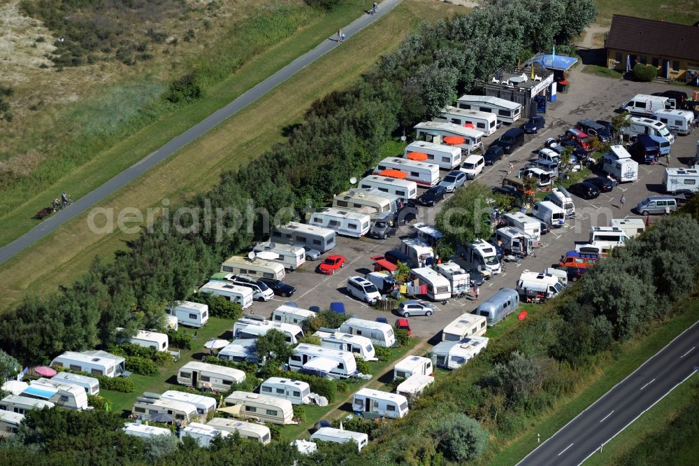 Aerial photograph Wustrow - Camping with caravans and tents in Wustrow in the state Mecklenburg - Western Pomerania