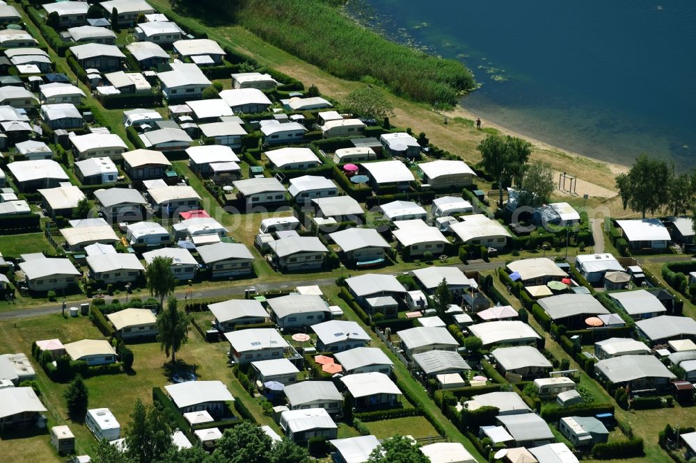 Aerial photograph Barleben - Camping with caravans and tents at the Barleber lake in the state Saxony-Anhalt, Germany