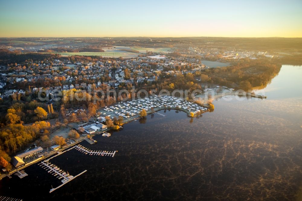 Aerial image Düsseldorf - Sunrise at the camping with caravans and tents at the unterbacher lake in Duesseldorf in the state North Rhine-Westphalia