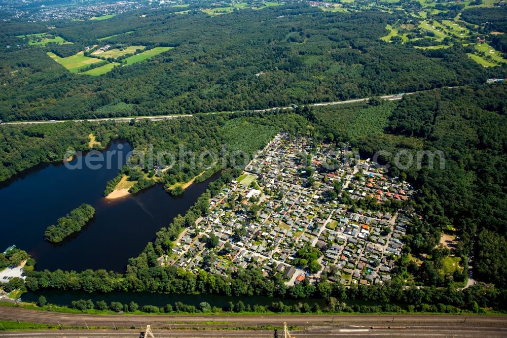 Mülheim an der Ruhr from above - Camping with caravans and tents in Muelheim on the Ruhr in the state North Rhine-Westphalia