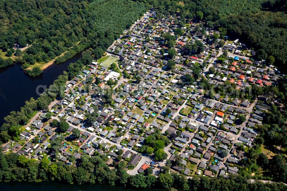 Mülheim an der Ruhr from the bird's eye view: Camping with caravans and tents in Muelheim on the Ruhr in the state North Rhine-Westphalia