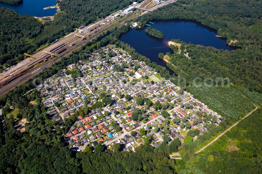 Aerial photograph Mülheim an der Ruhr - Camping with caravans and tents in Muelheim on the Ruhr in the state North Rhine-Westphalia