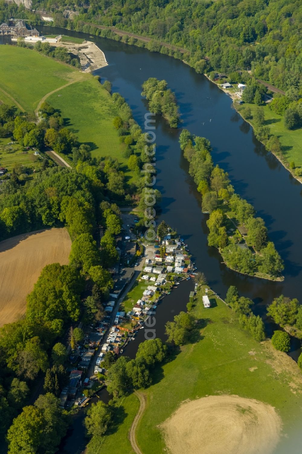 Aerial image Witten - Camping with caravans and tents in the district Bommern on Ruhr river in Witten in the state North Rhine-Westphalia, Germany