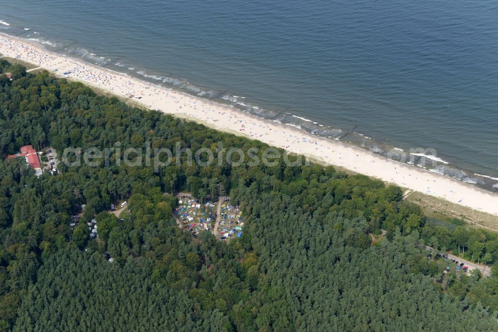 Ückeritz from above - Camping with caravans and tents in the district Koelpinsee in Ueckeritz in the state Mecklenburg - Western Pomerania