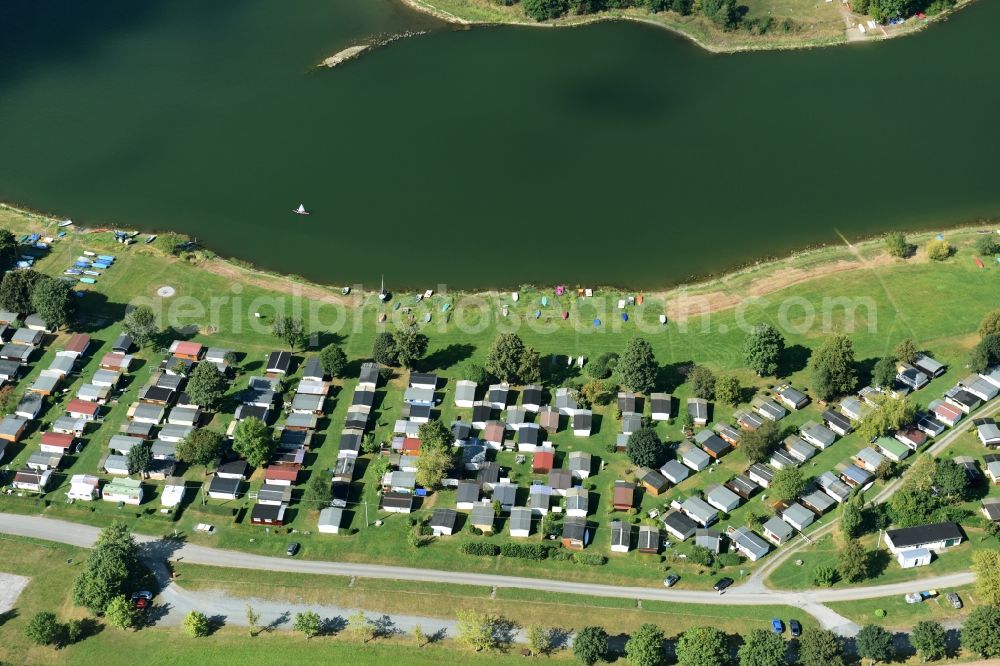 Aerial photograph Pöhl - Camping with caravans and tents lake Aubauch in Poehl in the state Saxony