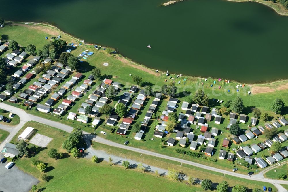 Pöhl from above - Camping with caravans and tents lake Aubauch in Poehl in the state Saxony