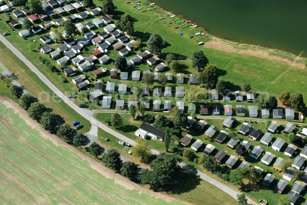 Pöhl from the bird's eye view: Camping with caravans and tents lake Aubauch in Poehl in the state Saxony