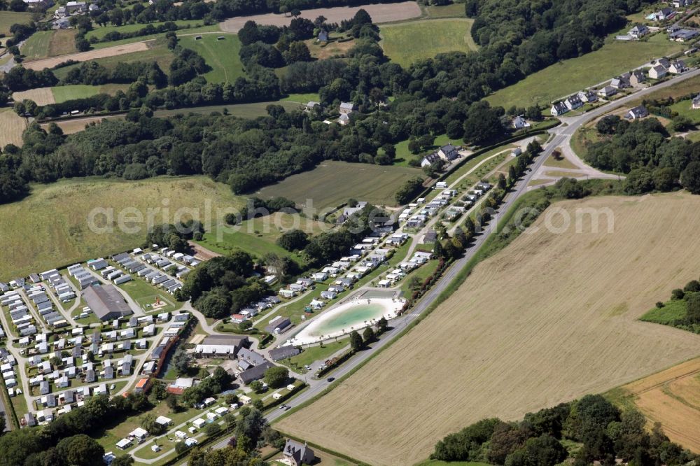 Saint-Cast-le-Guildo from the bird's eye view: Camping with caravans and tents of Camping Pen Guen in Saint-Cast-le-Guildo in Brittany, France