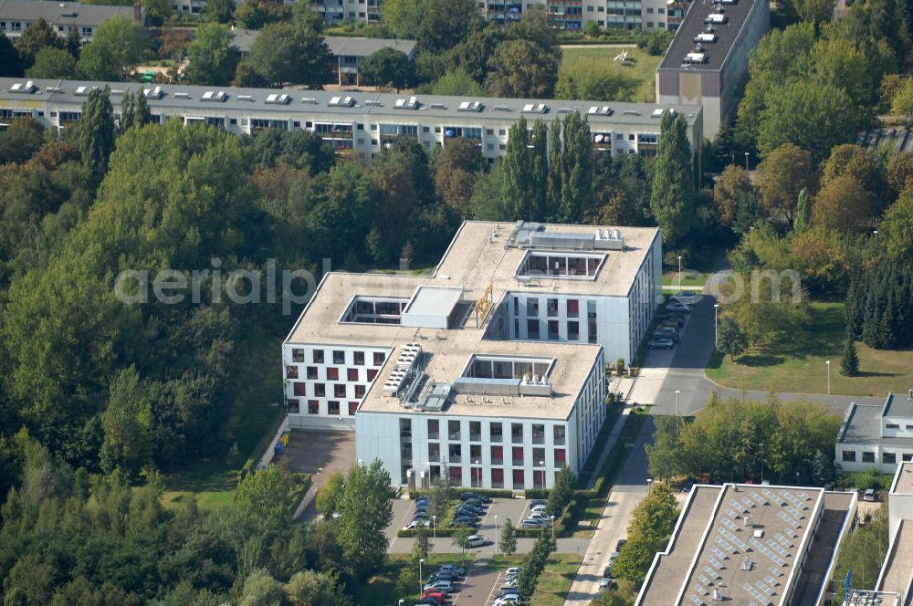 Berlin from above - Blick auf den Biotechnologiepark / BiotechPark mit den Büro- und Laborgebäude Arnold-Graffi-Haus des Campus Berlin-Buch