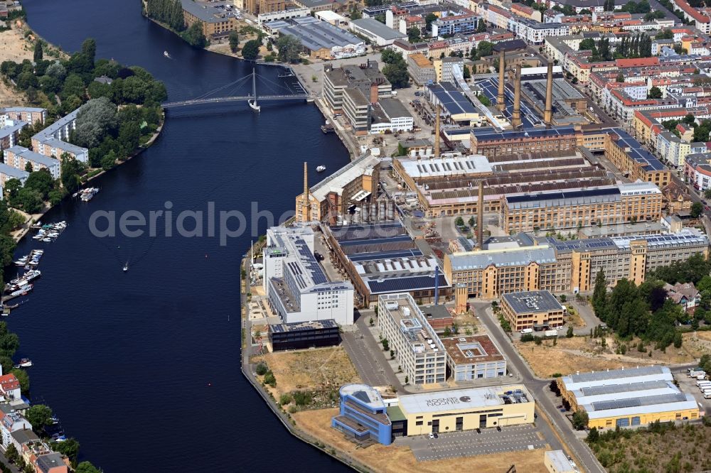 Aerial image Berlin - Campus building of the University of Applied Sciences Hochschule fuer Technik and Wirtschaft Berlin (Campus Wilhelminenhof) in the district Oberschoeneweide in Berlin, Germany