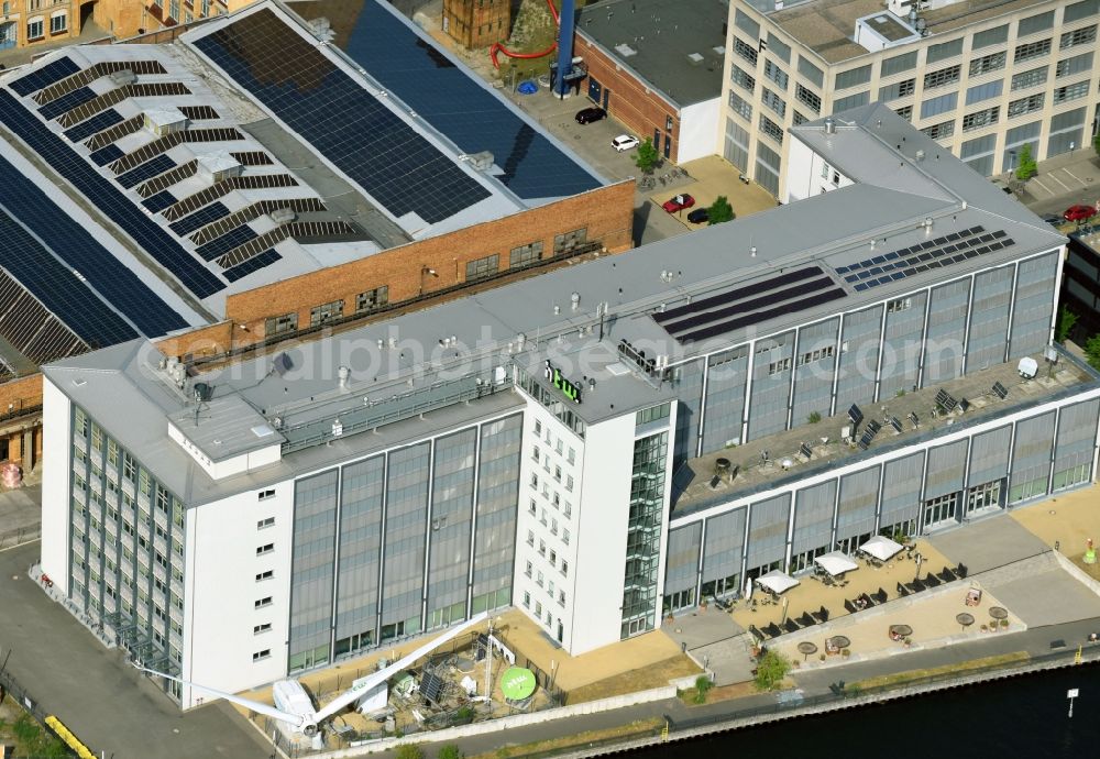 Aerial photograph Berlin - Campus building of the University of Applied Sciences HTW Wilhelminenhof Gebaeude G on Wilhelminenhofstrasse in the district Schoeneweide in Berlin, Germany