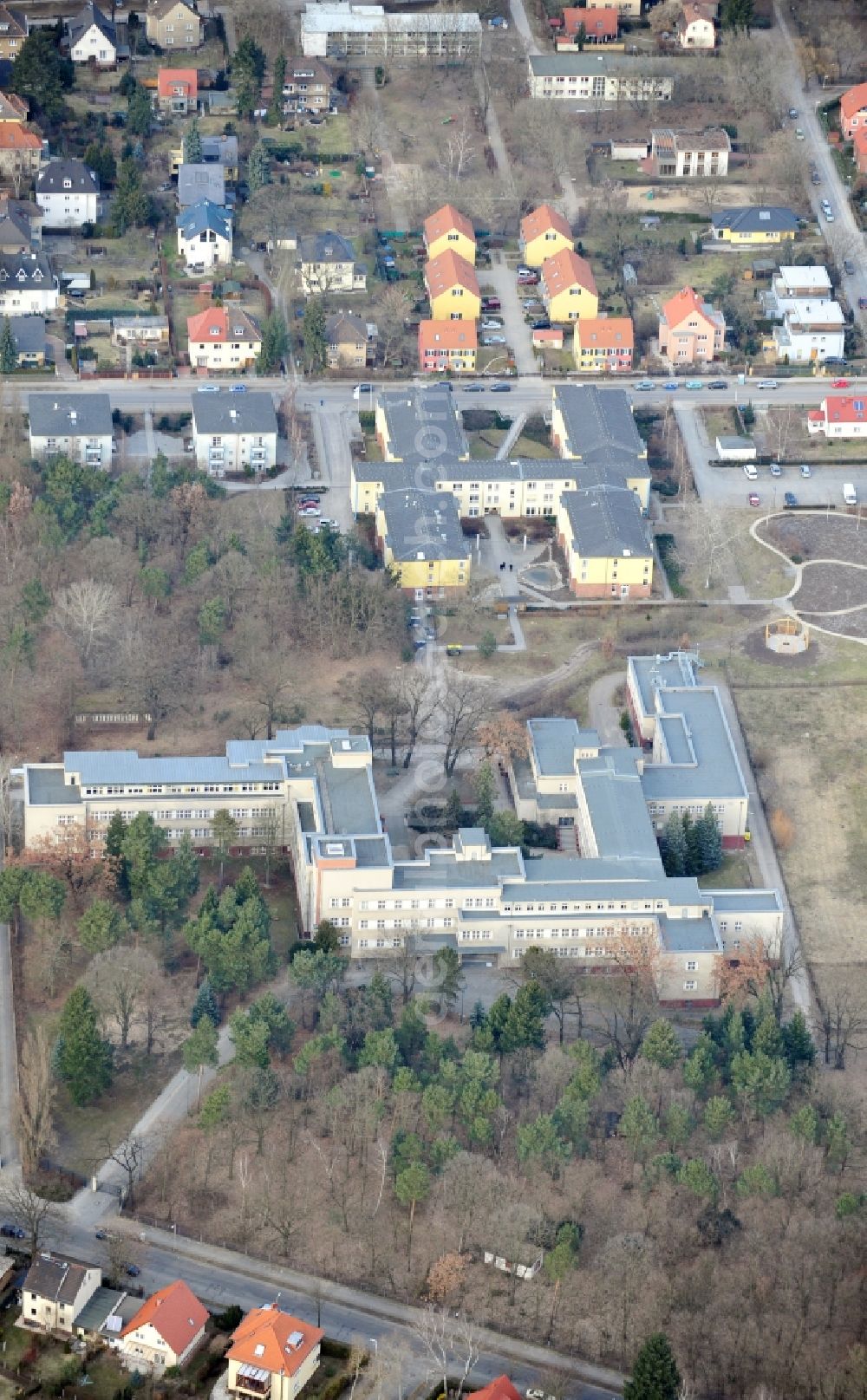 Aerial photograph Berlin - Campus building of the University of Applied Sciences Katholische Hochschule fuer Sozialwesen Berlin in the district Karlshorst in Berlin, Germany