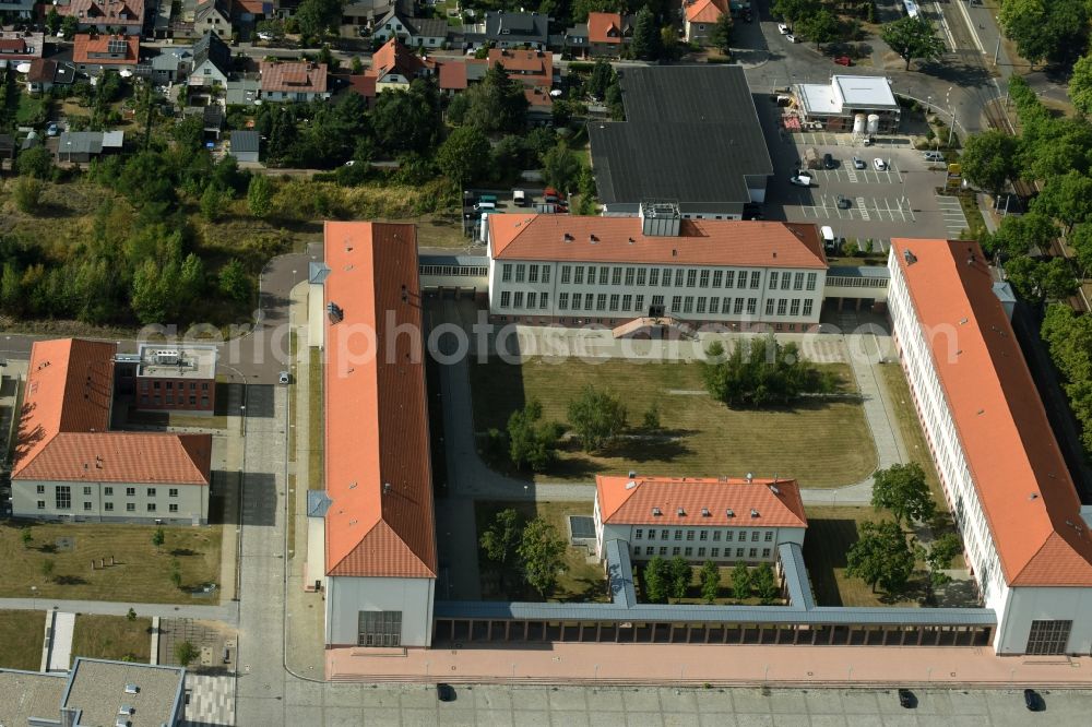 Halle (Saale) from above - Campus building of the institution for physics of the Martin-Luther-Universitaet Halle-Wittenberg in Halle (Saale) in the state Saxony-Anhalt