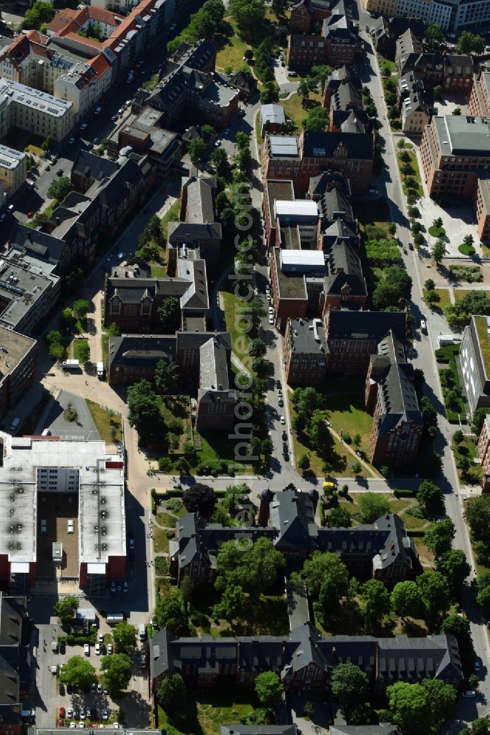 Aerial image Berlin - Campus building of the university of the Charité a?? Universitaetsmedizin Berlin in Berlin, Germany