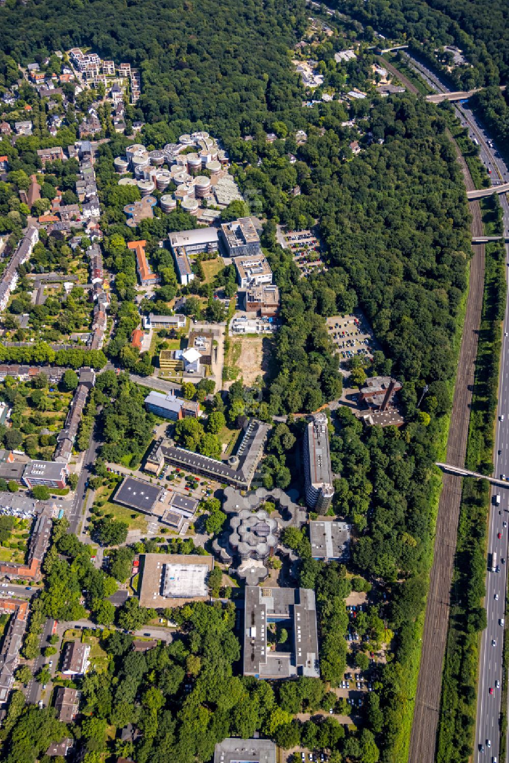 Duisburg from the bird's eye view: Campus building of the university Duisburg-Essen in Duisburg in the state North Rhine-Westphalia