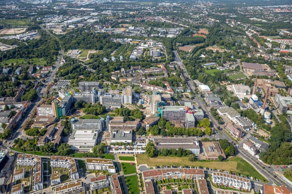 Aerial photograph Essen - Campus building of the University of Duisburg-Essen with visible restoration work in Essen in the state North Rhine-Westphalia, Germany