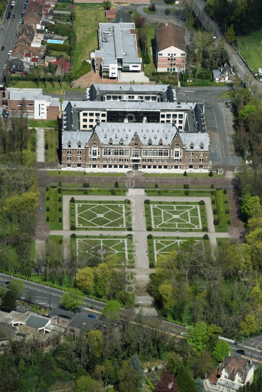 Lens from the bird's eye view: Palais Campus building of the university Faculté des Sciences an der Jean Perrin Rue Jean Souvraz in Lens in Nord-Pas-de-Calais Picardy, France