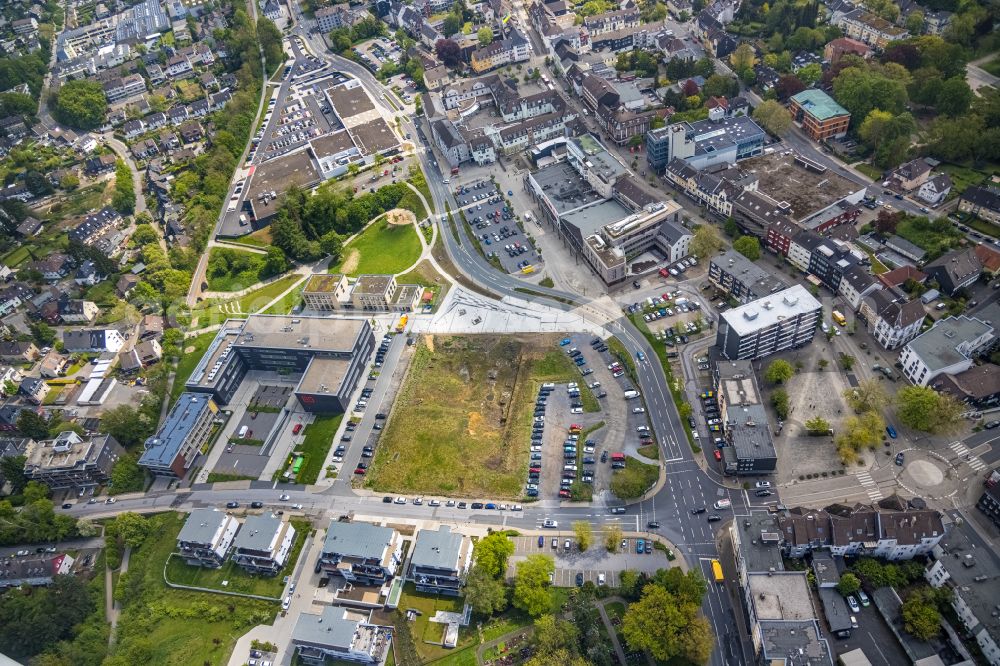 Heiligenhaus from above - Campus building of the university Gruener Campus Velbert / Heiligenhaus of Hochschule Bochum on Kettwiger Strasse in Heiligenhaus at Ruhrgebiet in the state North Rhine-Westphalia, Germany