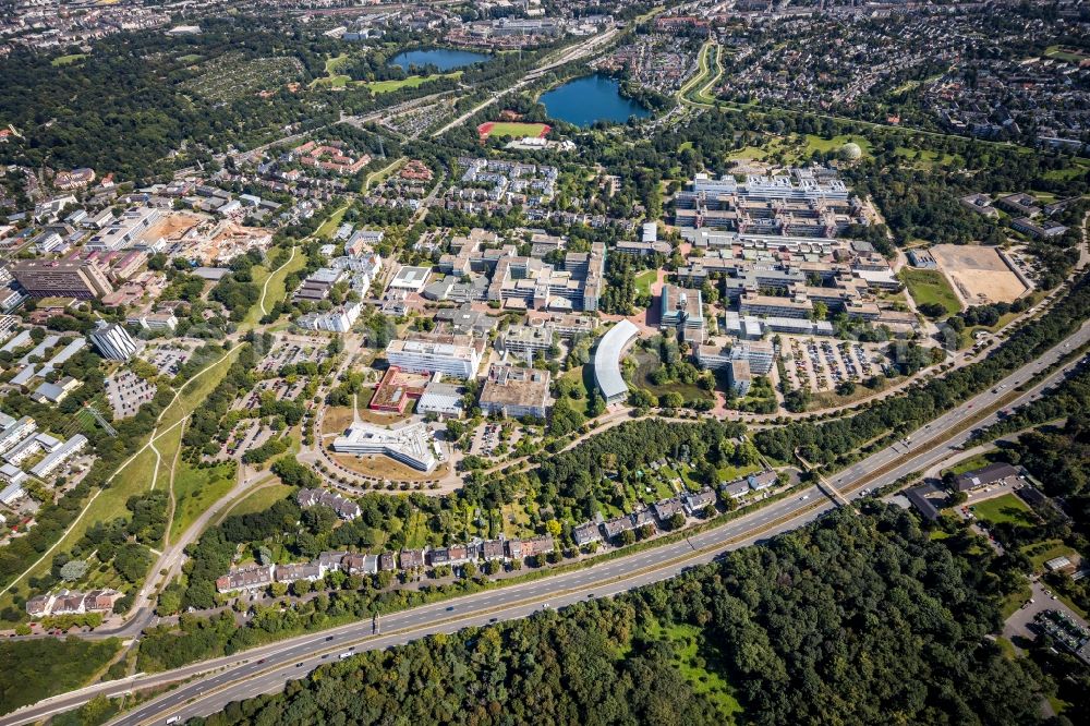 Düsseldorf from above - Campus building of the university Heinrich-Heine-Universitaet in the district Bilk in Duesseldorf at Ruhrgebiet in the state North Rhine-Westphalia, Germany