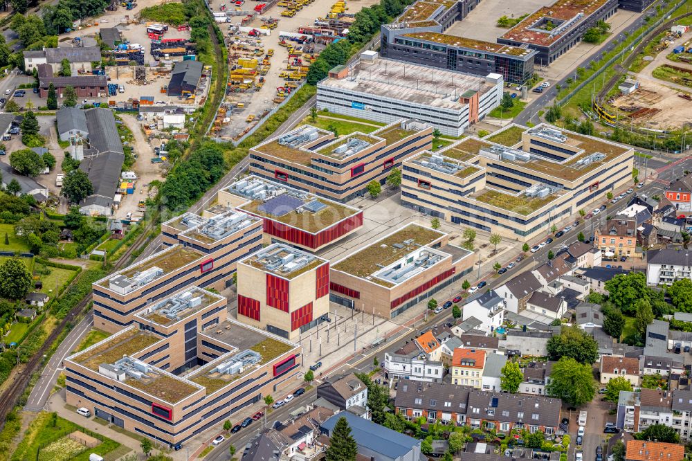 Aerial photograph Mülheim an der Ruhr - Campus building of the university Hochschule Ruhr West - Campus Muelheim Duisburger Strasse in Muelheim on the Ruhr in the state North Rhine-Westphalia, Germany