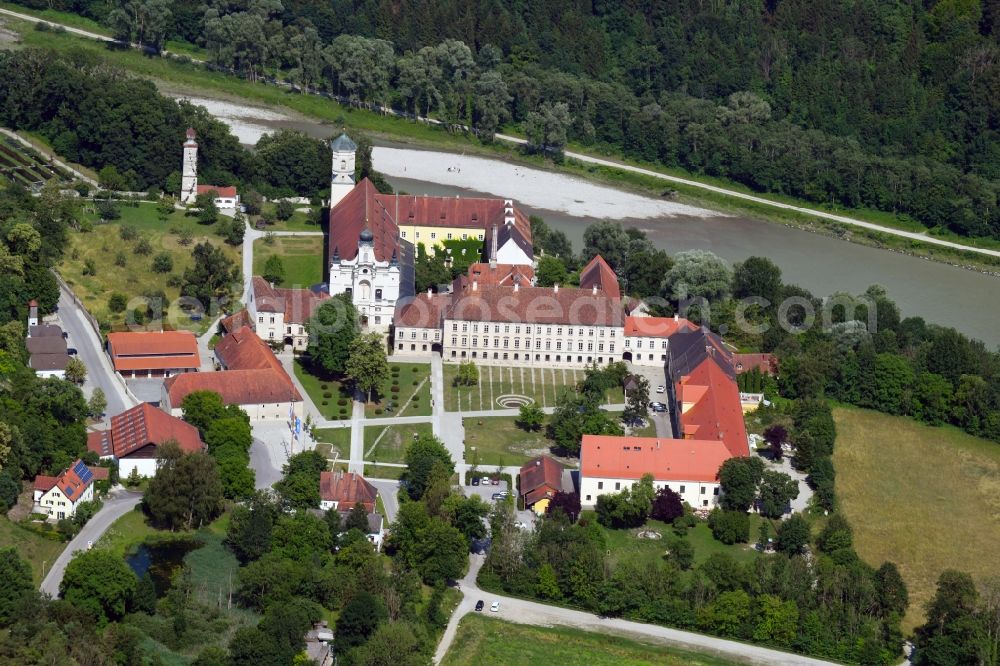 Aerial photograph Raitenhaslach - Campus building of the university TUM Akademiezentrum in ehemaligen ZisterA?zienserA?kloster in Raitenhaslach in the state Bavaria, Germany