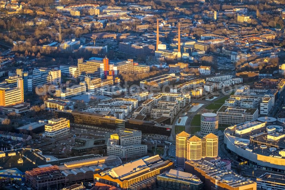 Essen from the bird's eye view: Campus building of the university and Weststadttuerme WST in the district Westviertel in Essen at Ruhrgebiet in the state North Rhine-Westphalia, Germany