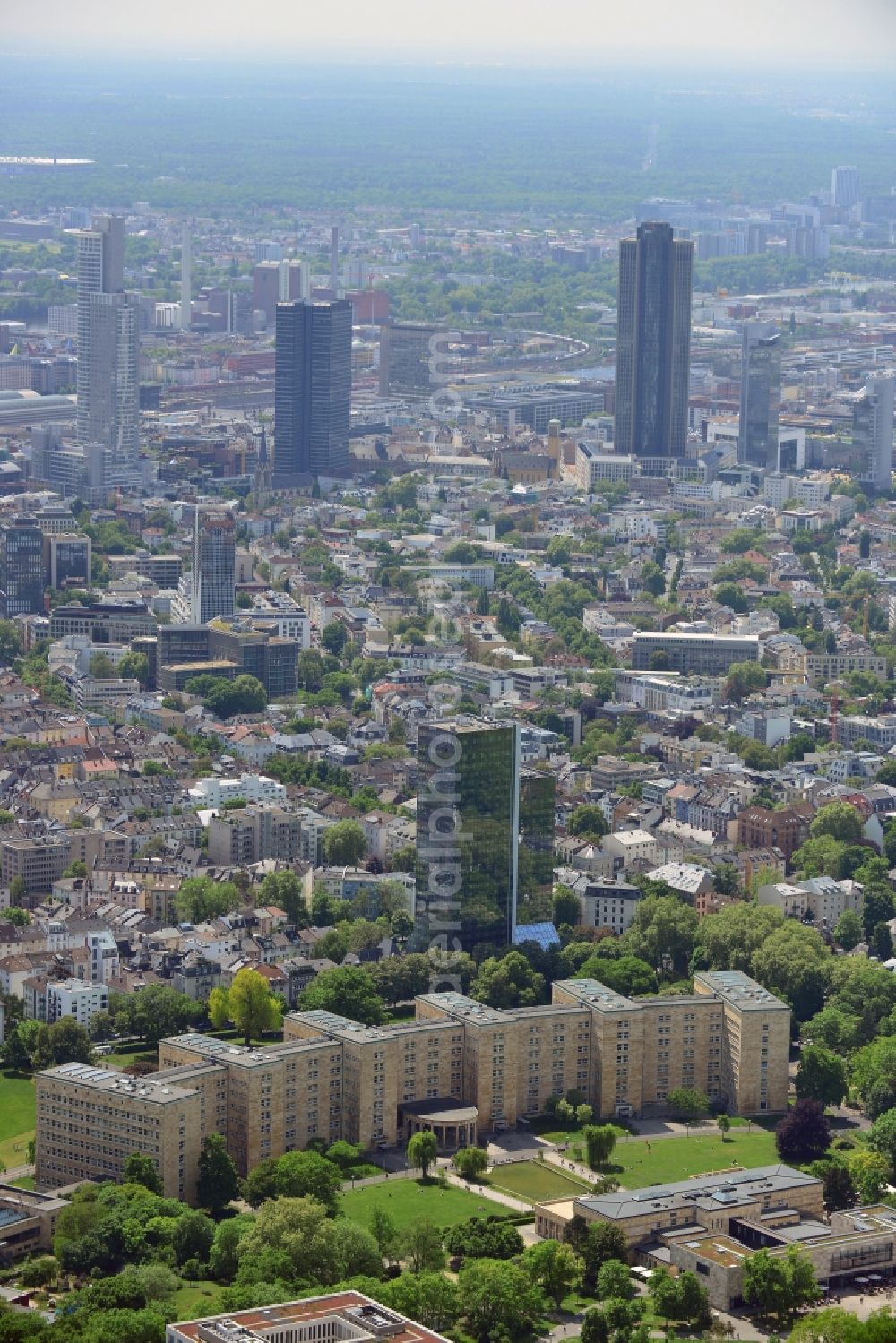 Aerial image Frankfurt am Main - Campus grounds of the University Goethe-Universitaet in Frankfurt in the state Hesse