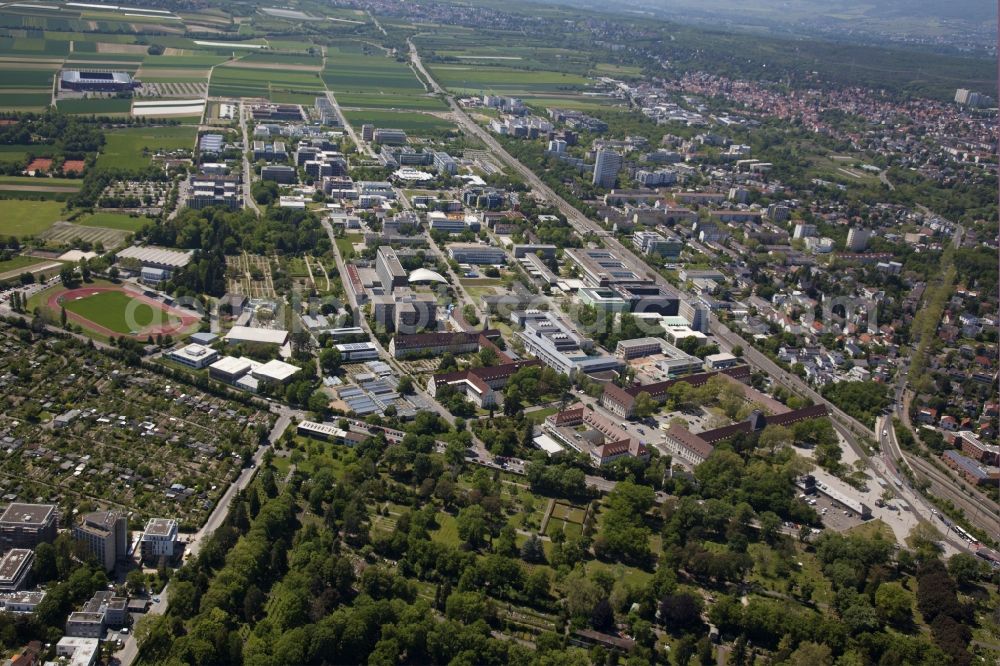 Mainz from the bird's eye view: Campus grounds of the University Johannes Gutenberg above Albert Schweitzer Strasse in Mainz in the state Rhineland-Palatinate