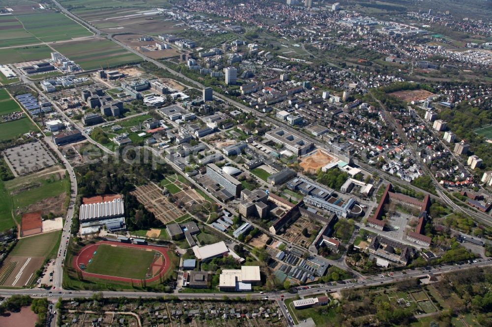 Mainz from the bird's eye view: Campus grounds of the University Johannes Gutenberg in Mainz in the state Rhineland-Palatinate