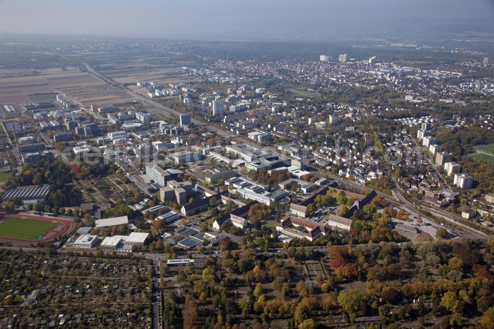 Mainz from the bird's eye view: Campus grounds of the University Johannes Gutenberg in Mainz in the state Rhineland-Palatinate