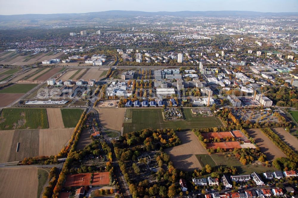 Aerial image Mainz - Campus grounds of the University Johannes Gutenberg in Mainz in the state Rhineland-Palatinate