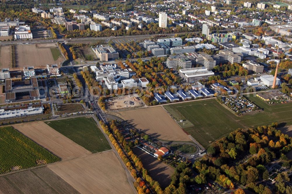 Mainz from the bird's eye view: Campus grounds of the University Johannes Gutenberg in Mainz in the state Rhineland-Palatinate