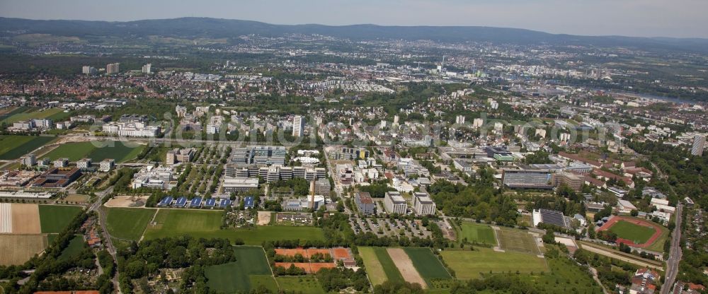 Mainz from the bird's eye view: Campus grounds of the University Johannes Gutenberg in Mainz in the state Rhineland-Palatinate