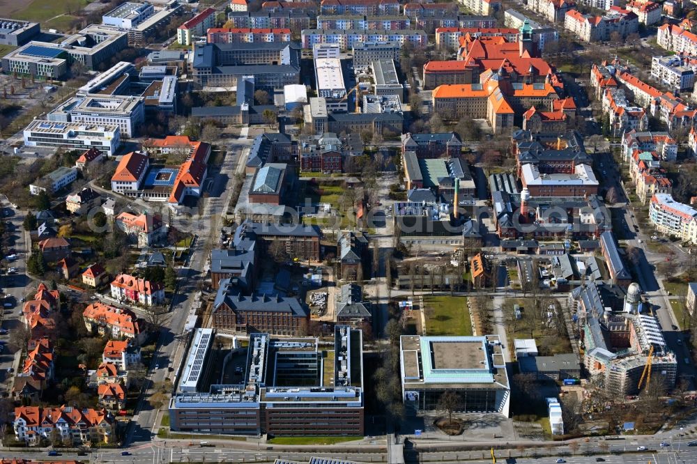 Aerial photograph Dresden - Campus grounds of the university Technische Universitaet Dresden between Bergstrasse, Mommsenstrasse, Helmholzstrasse and George-Baehr-Strasse in Dresden in the state Saxony, Germany