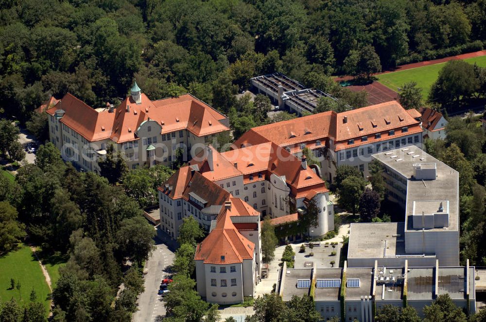 Aerial image München - Blick auf Campus Pasing der FH MÜnchen. Im Münchner Westen sind drei große Fakultäten mit über 4.000 Studierenden zu Hause: Betriebswirtschaft, Sozialwesen, Tourismus. Adresse: Campus Pasing, Am Stadtpark 20 (Gebäude K, L), 81243 München