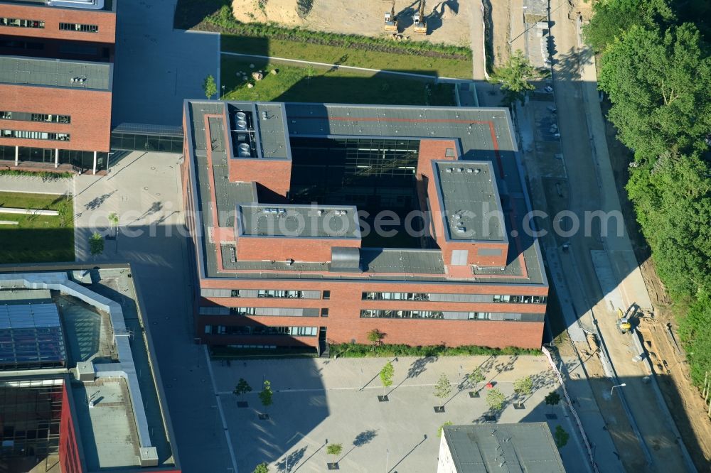 Aerial image Rostock - Campus university area of Institute of physics in Rostock in the federal state Mecklenburg-West Pomerania, Germany