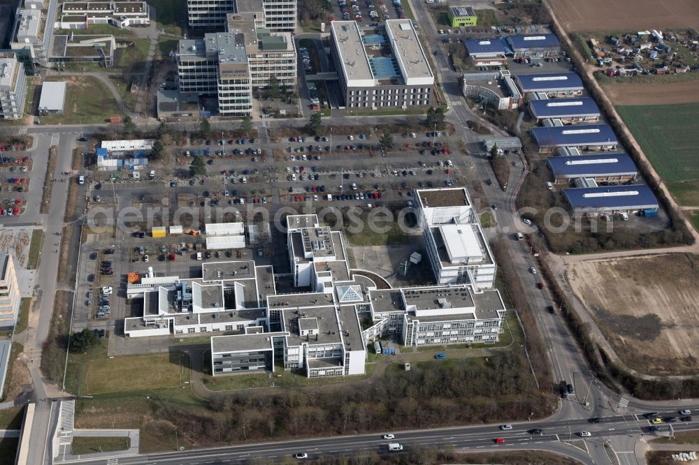 Mainz from the bird's eye view: Campus University- area des Max Planck Institutes in Mainz in the state Rhineland-Palatinate. The Max Planck Institute for Polymer Research in Mainz is a center for research of new materials from polymers