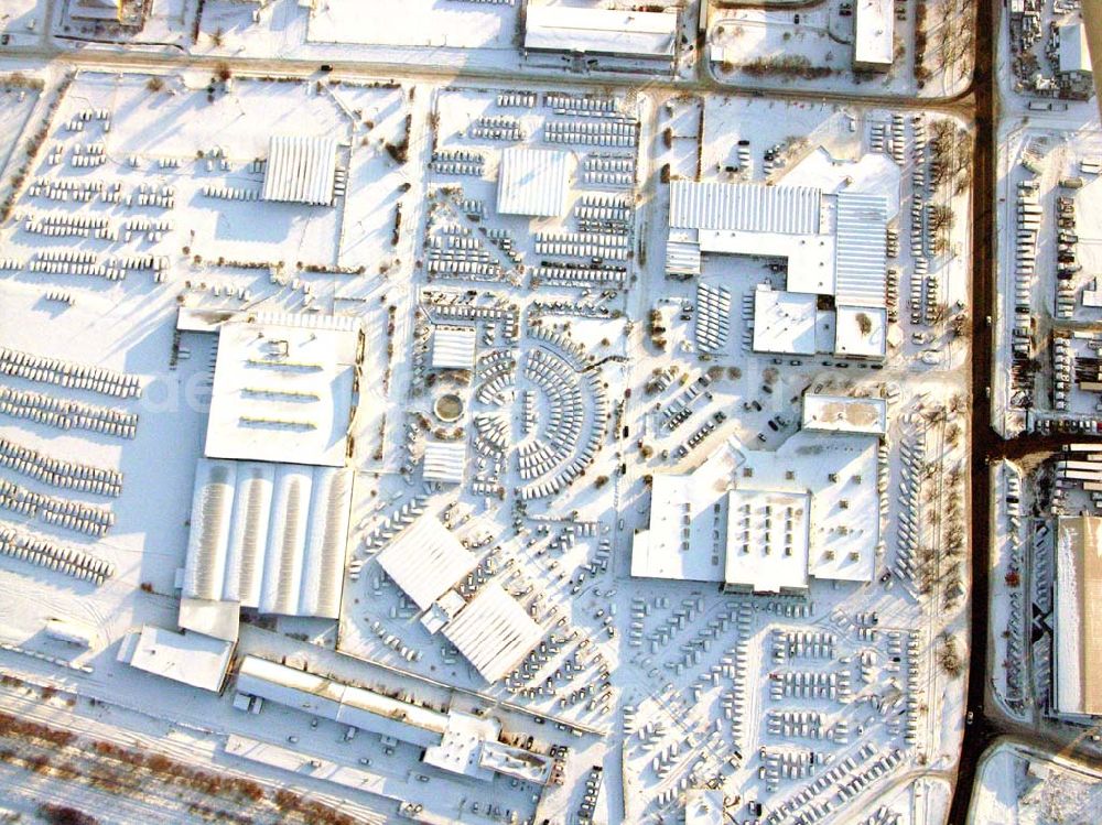 Hoppegarten from above - Hoppegarten; Winterstimmung auf dem Gelände von Carena, einem der grössten Gebrauchtwagenparks Europas. Neuer Hoenower Weg 4, 15366 Dahlwitz-Hoppegarten bei Berlin, Tel.: 03342 / 363 660 (Herr Fleischer), Fax: 03342 / 363 111, e-Mail: carena@carena.de