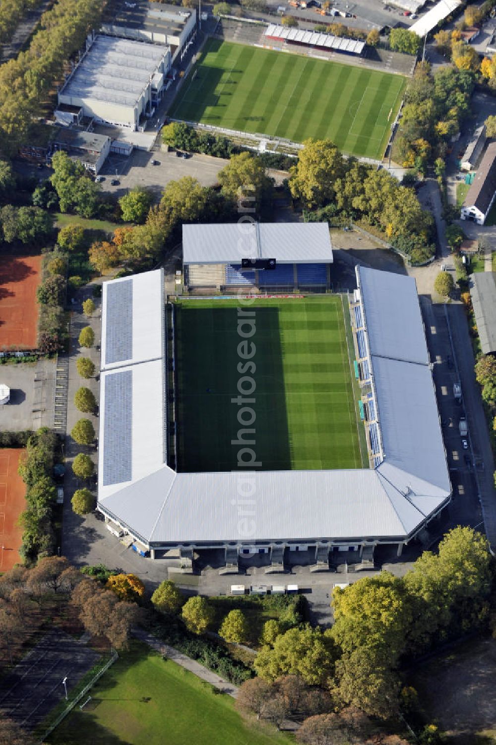 Aerial photograph Mannheim - Blick auf das Carl-Benz Stadion im Bezirk Oststadt in Mannheim. Das Stadion wurde 1994 eröffnet und nach dem Automobilbauer Carl Benz benannt, der in Mannheim seine Werkstatt hatte. View to the Carl-Benz stadium in the district Oststadt of Mannheim, wich was built in 1994.