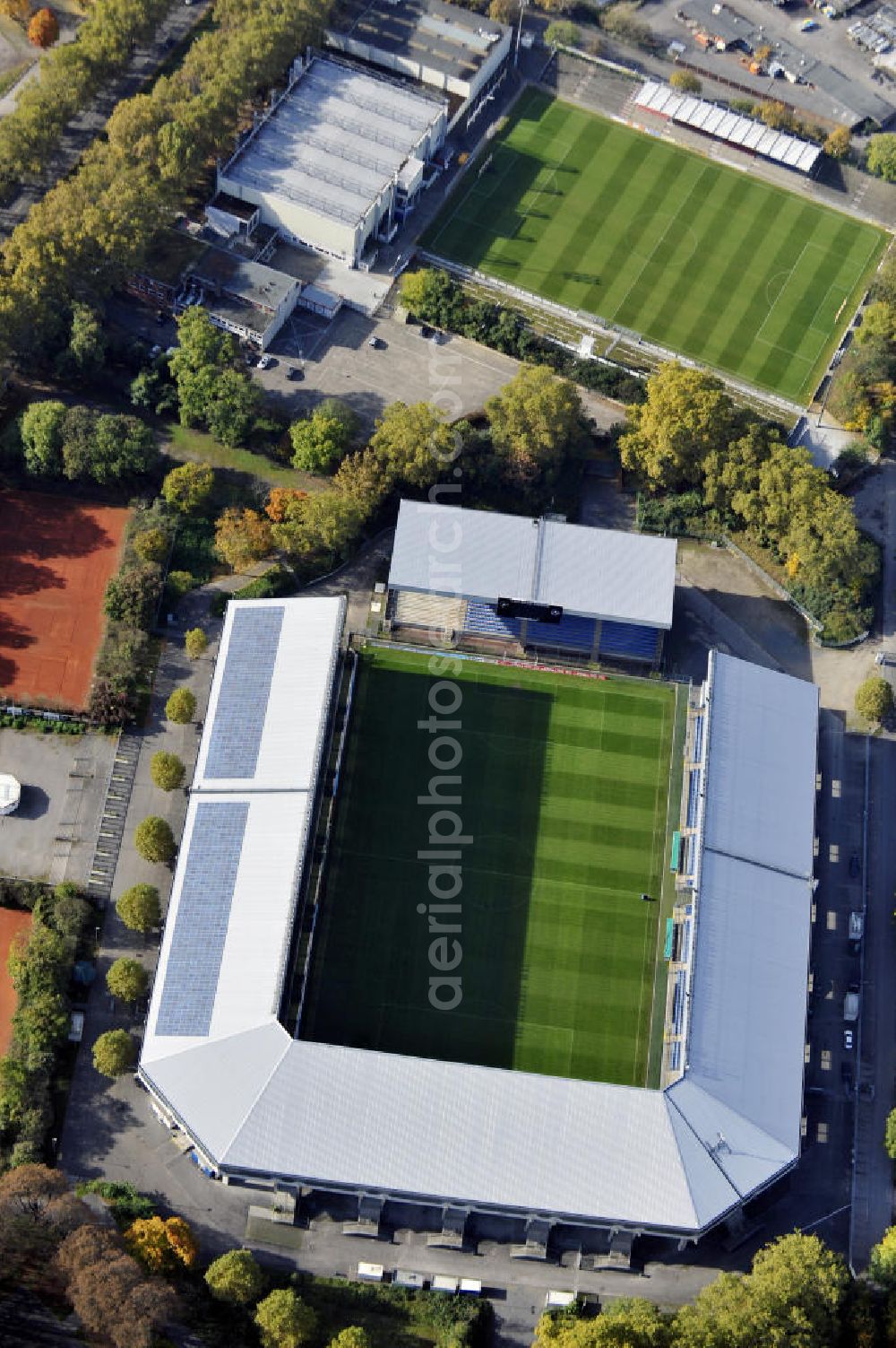 Aerial photograph Mannheim - Blick auf das Carl-Benz Stadion im Bezirk Oststadt in Mannheim. Das Stadion wurde 1994 eröffnet und nach dem Automobilbauer Carl Benz benannt, der in Mannheim seine Werkstatt hatte. View to the Carl-Benz stadium in the district Oststadt of Mannheim, wich was built in 1994.