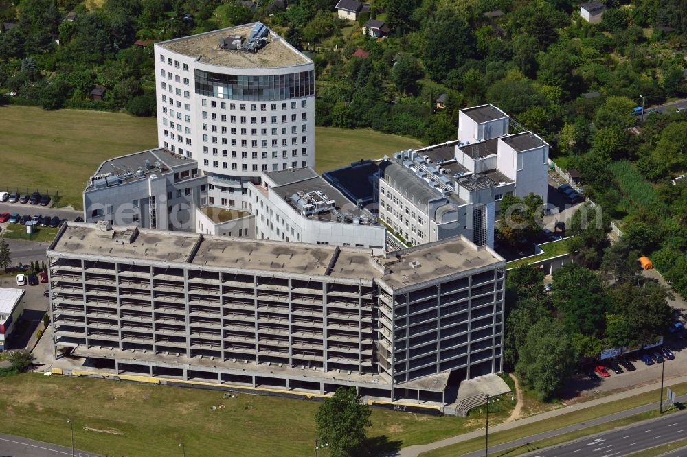 Aerial image Warschau - Carolina Medical Center in the Mokotow district of Warsaw in Poland. The medical center is one of the biggest orthopaedic hospitals in Europe and is specialised in sports medicine. The facilities are located on the A2 motorway and include a parking building