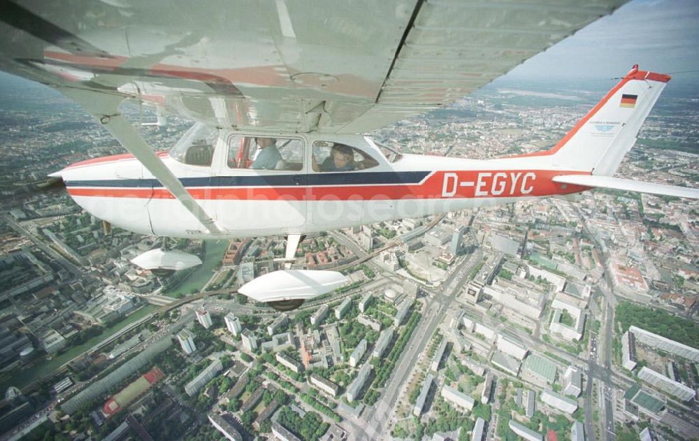 Aerial photograph Berlin - Cessna 172 bei einem Rundflug über Berlin.