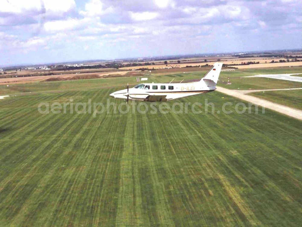 Aerial photograph Leipzig - Cessna 310 beim Anflug auf den Flughafen Leipzig